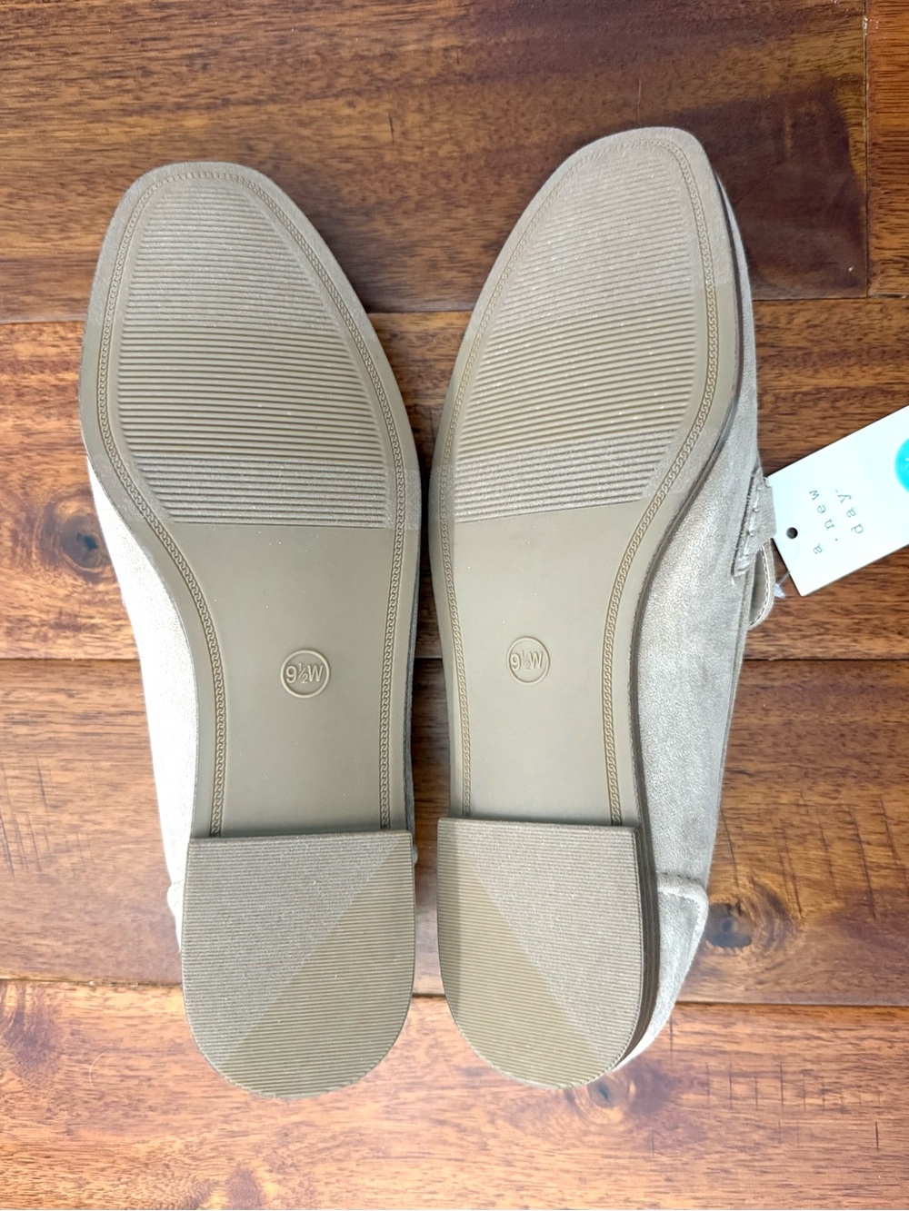 New! Women’s 9.5W wide A New Day tan taupe suede shoes NWT! - Picture 8 of 10
